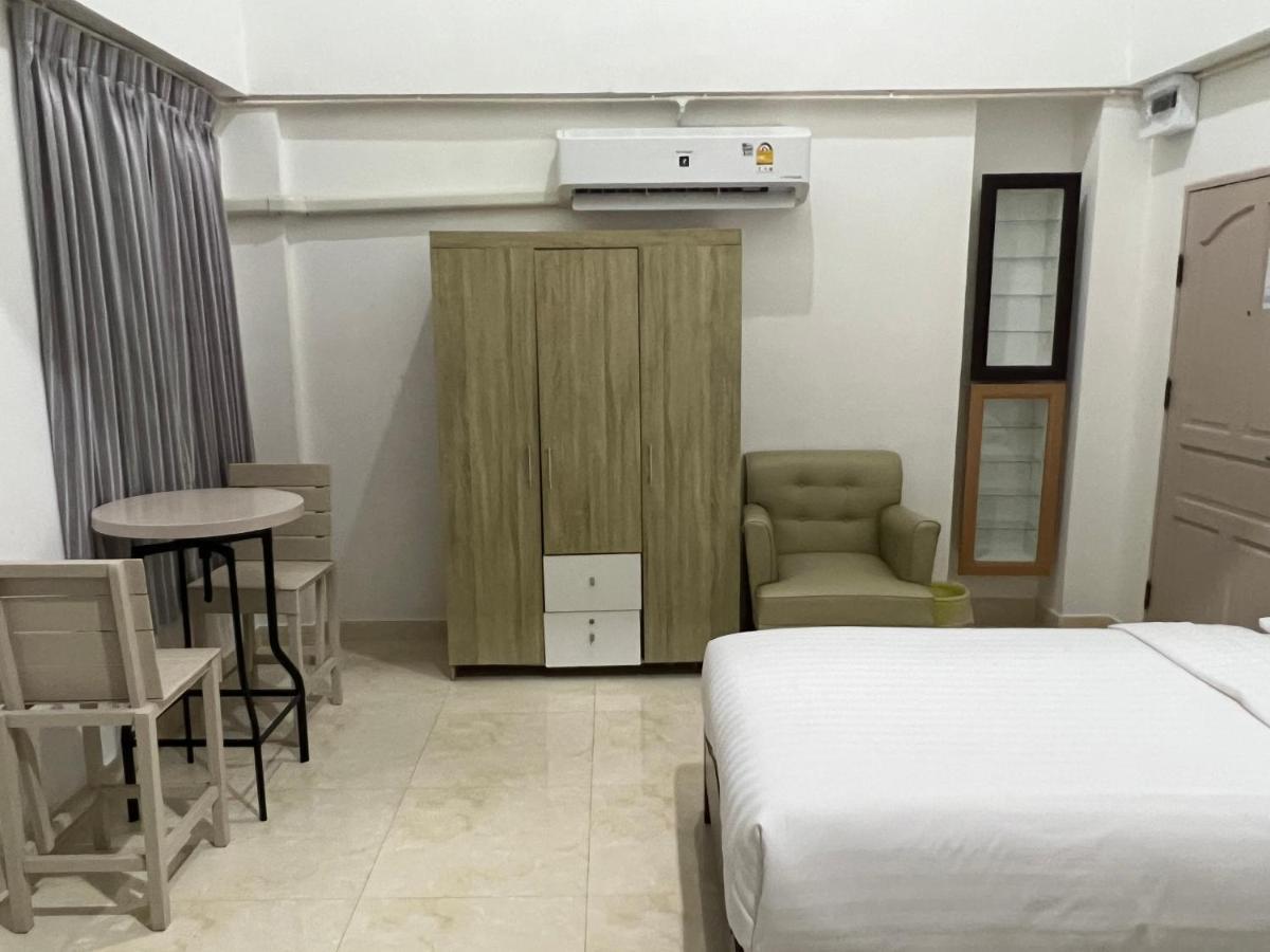 Mall Suites Hotel Bangkok Exterior photo