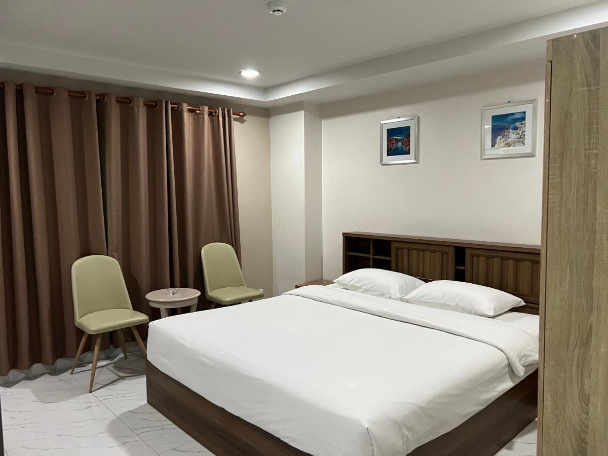 Mall Suites Hotel Bangkok Exterior photo