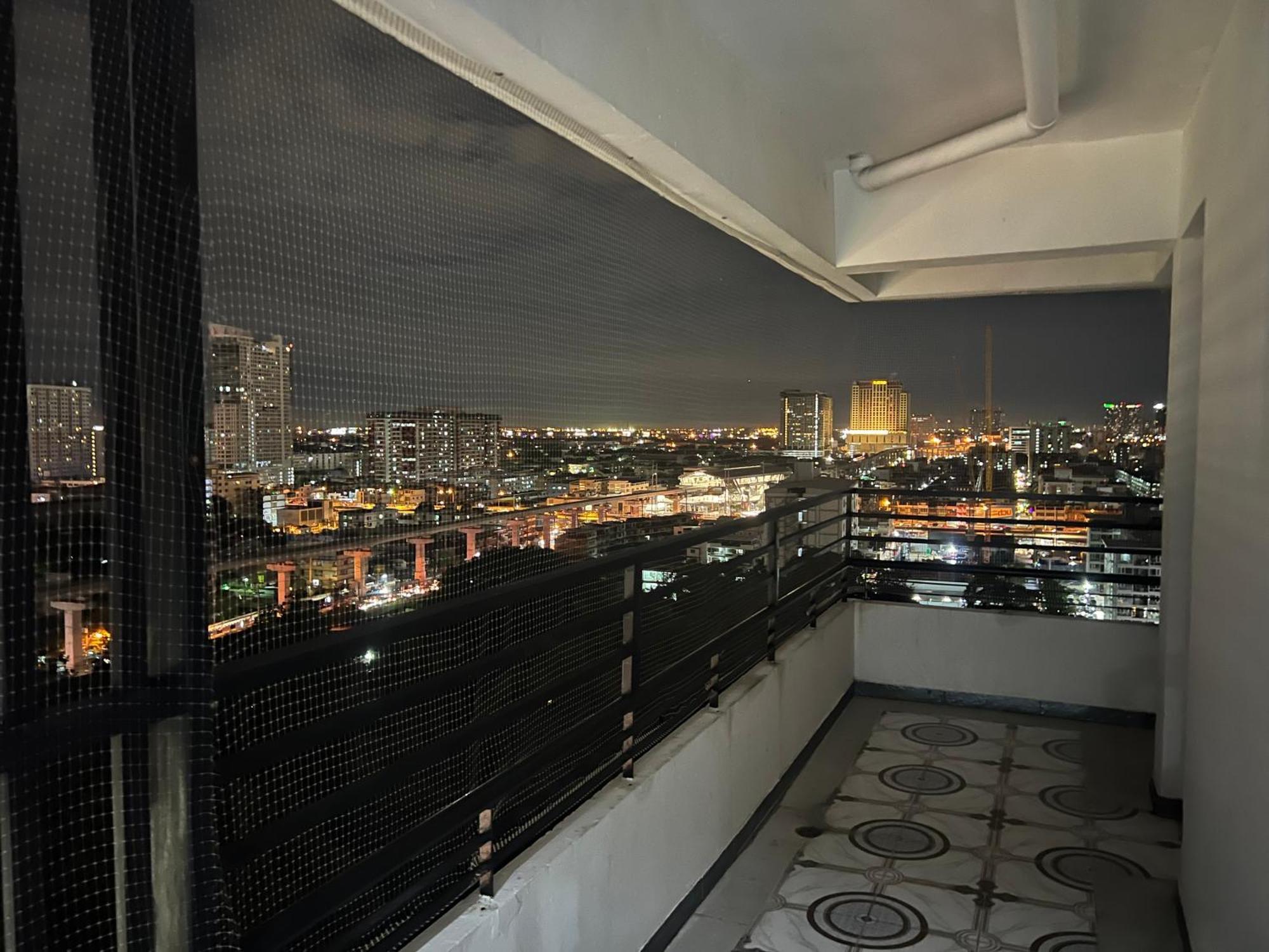 Mall Suites Hotel Bangkok Exterior photo