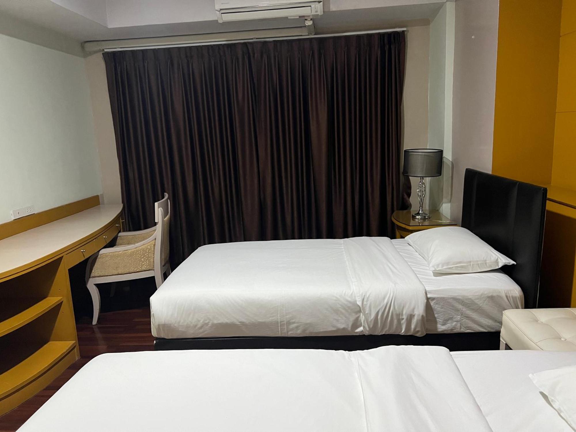 Mall Suites Hotel Bangkok Exterior photo