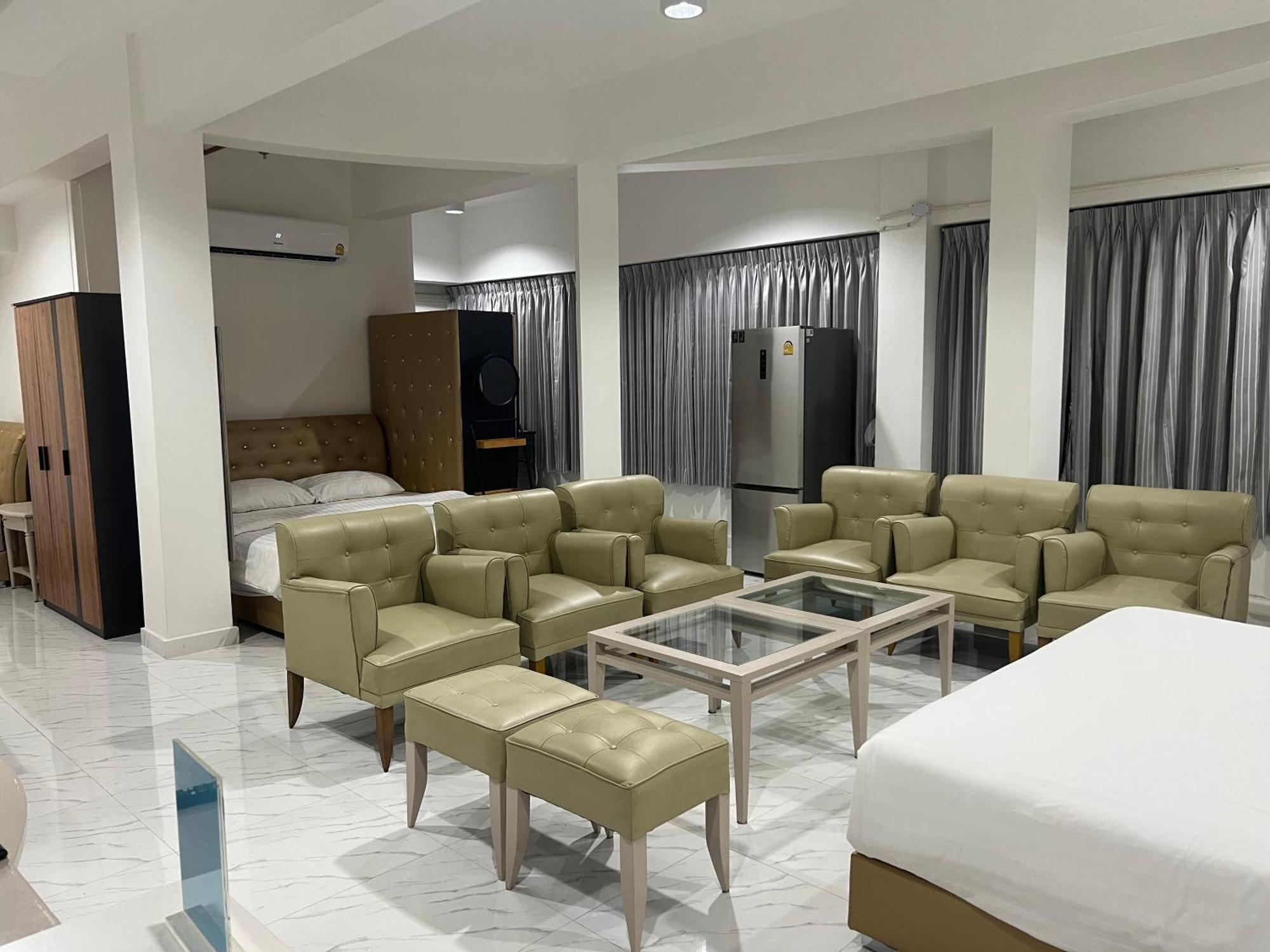 Mall Suites Hotel Bangkok Exterior photo