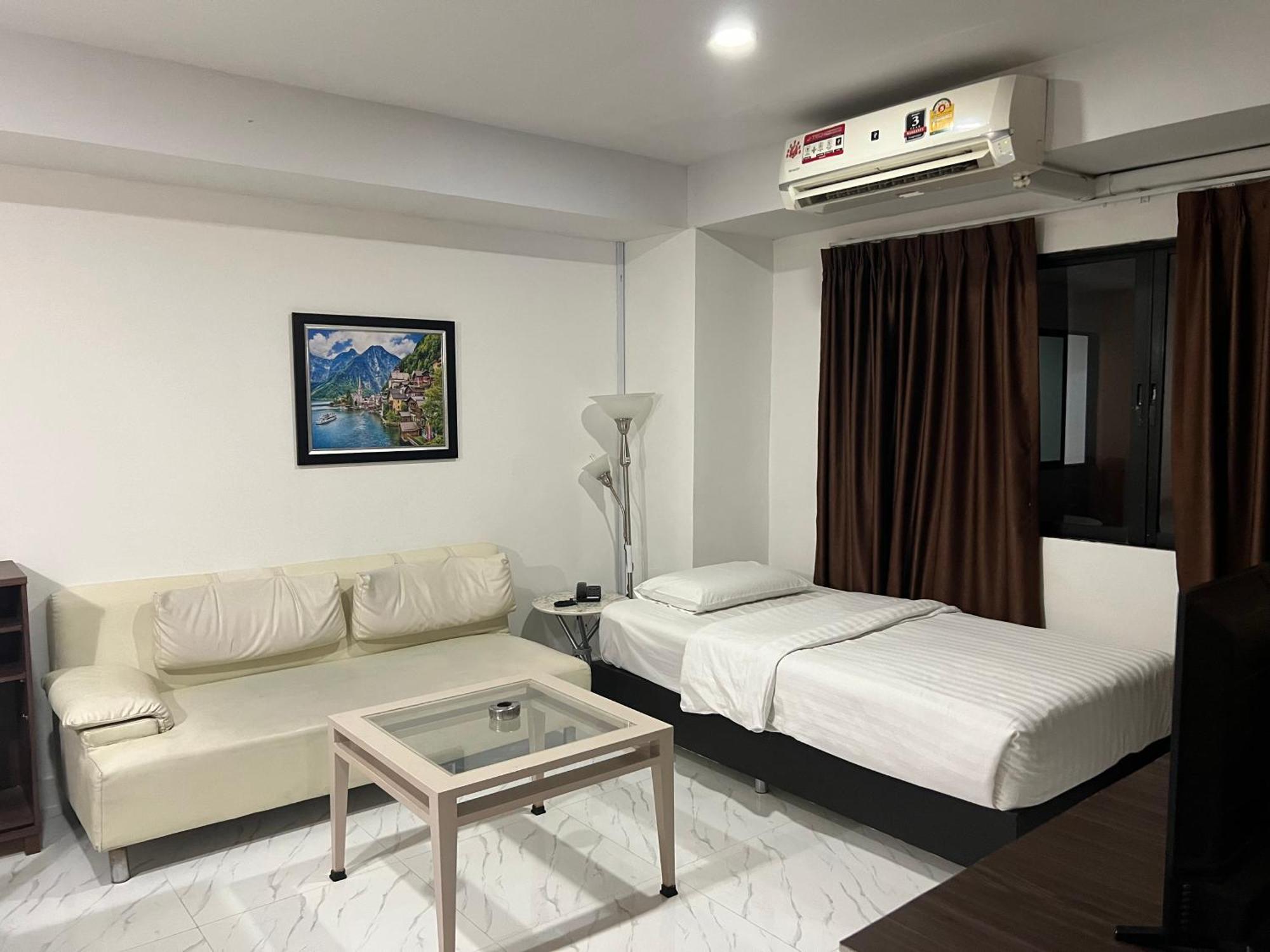 Mall Suites Hotel Bangkok Exterior photo